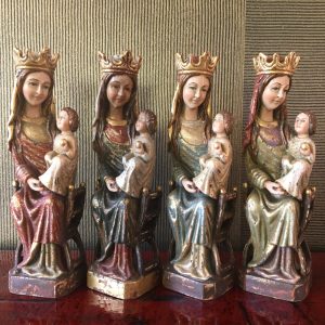 Diferentes tonos de Virgenes Jamuga