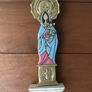 Virgen María Auxiliadora Huellas 32cm de pared
