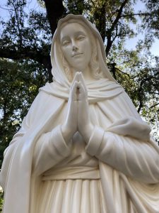 Virgen de la Misericordia 120cm marfil