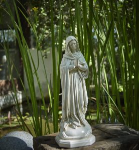 Virgen de la Misericordia 42cm marfil