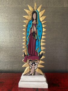 Virgen Caridad Del Cobre 34cm colgar