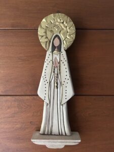 Virgen del Valle 34cm colgar
